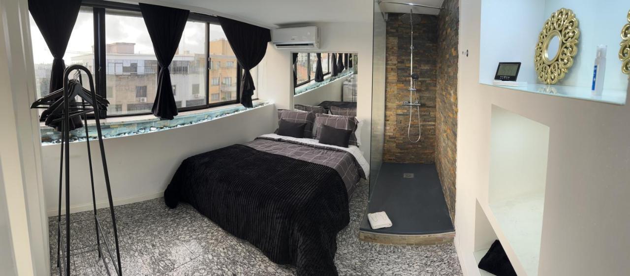 Modern Room With Indoor Shower Near The River - Quarto Moderno Com Duche Interior Proximo Da Ribeira Вила-Нова-ди-Гая Экстерьер фото